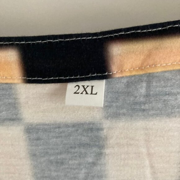 Geometric Aztec Print long sleeve Top - NEW - Picture 5 of 7